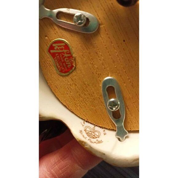 Hand painted blue bird music box - Picture 7 of 7